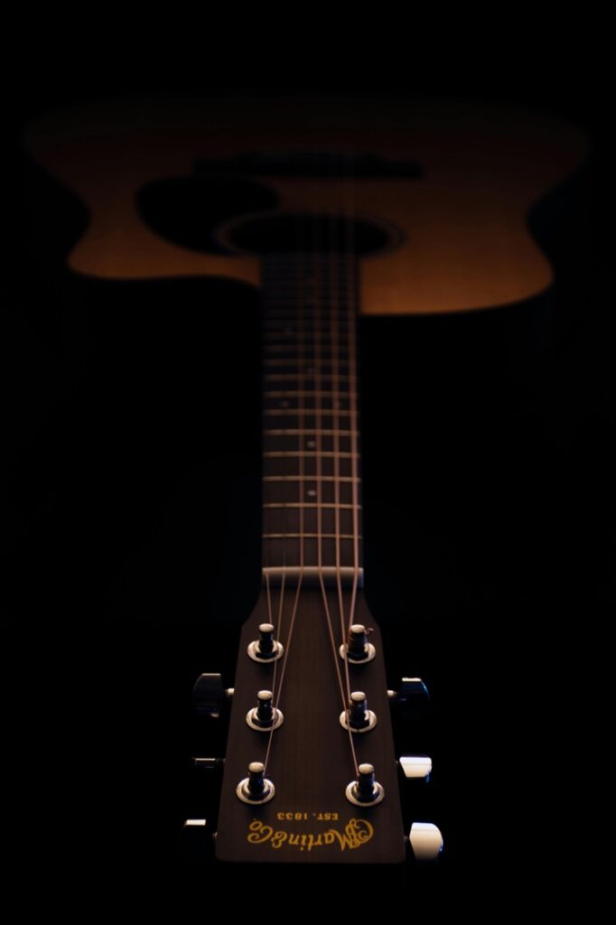 photo guitare sombre noir